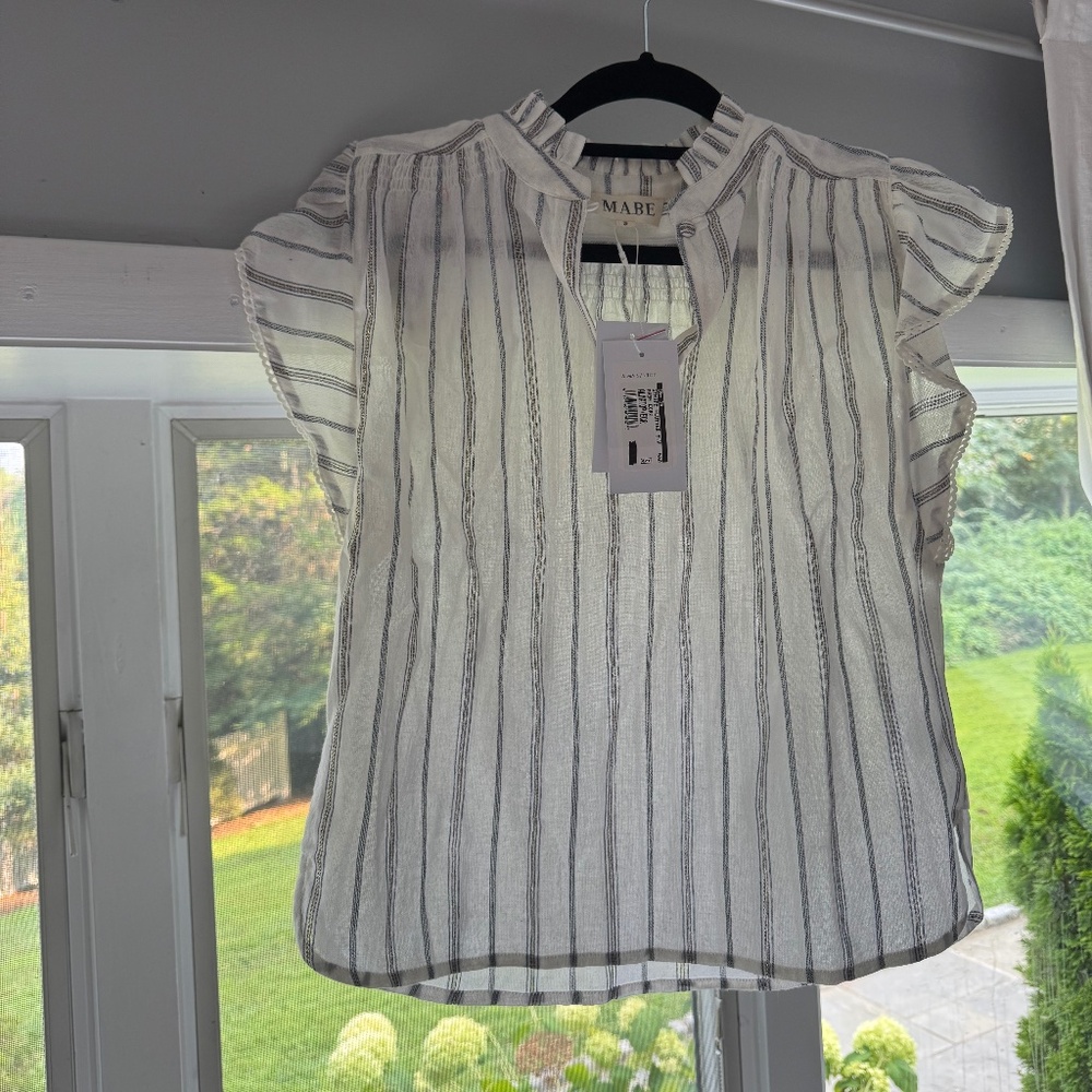 Brand New M.A.B.E. Flutter Sleeve Alma Top